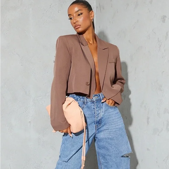 LAST ONE Pretty little things brown shoulder padded cropped blazer - Picture 3 of 4